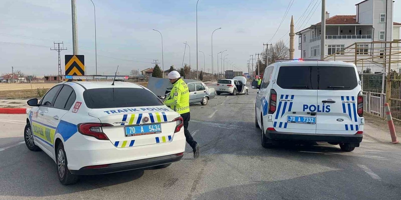 Karaman’da Trafik Kazası Kameralara Yansıdı