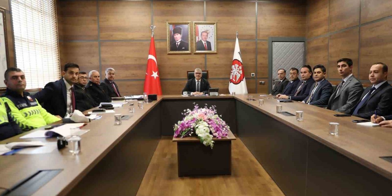 Niğde’de Yeni Yıl İçin Güvenlik Tedbirleri Toplantıda Değerlendirildi