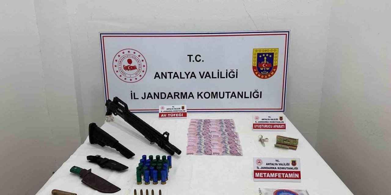 Antalya’da Uyuşturucu Operasyonu: 3 Şüpheli Gözaltında