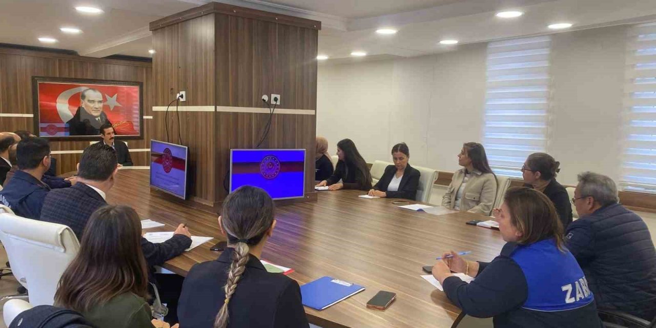 Bozyazı’da ’kadına Yönelik Şiddet Ve Bağımlılıkla Mücadele’ Toplantısı