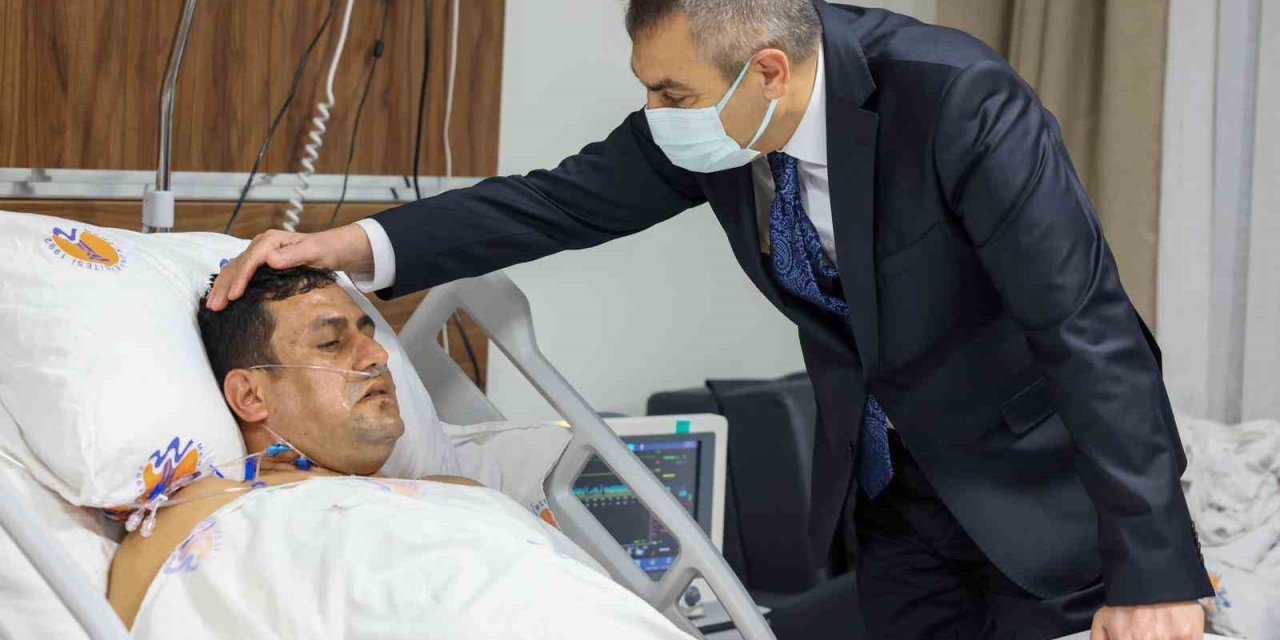 Öğrencinin Vurduğu Okul Müdürü Servise Alındı, Bakan Tekin’le Görüştü