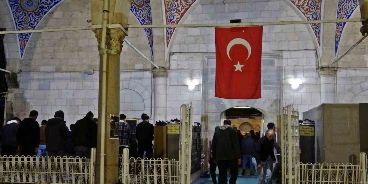 Regaip Kandili’nde Antalya’da Camiler Doldu Taştı