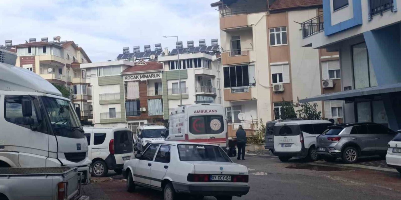 Kanser Hastası Yaşlı Adam Evinde Ölü Bulundu