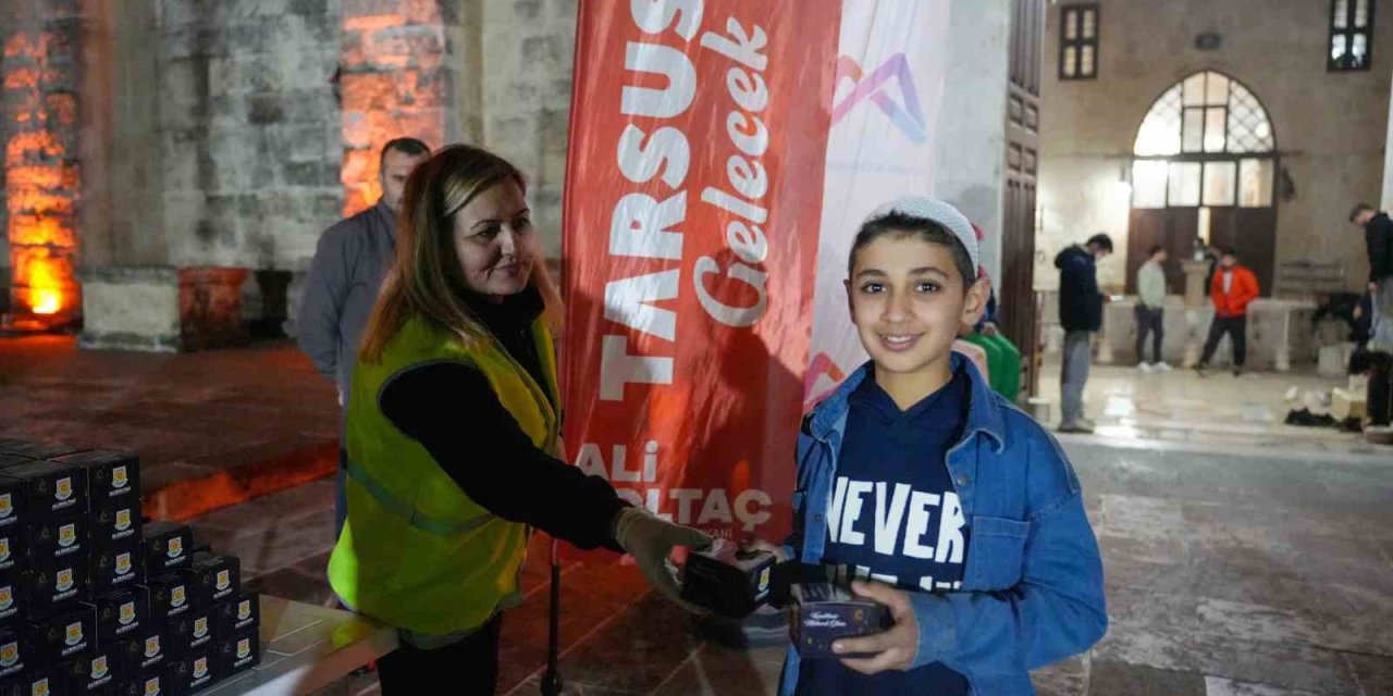 Tarsus’ta Regaib Kandili Dayanışmayla Karşılandı