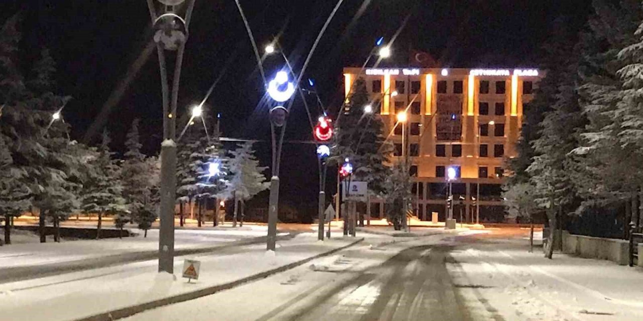 Ereğli’ye Mevsimin İlk Karı Yağdı