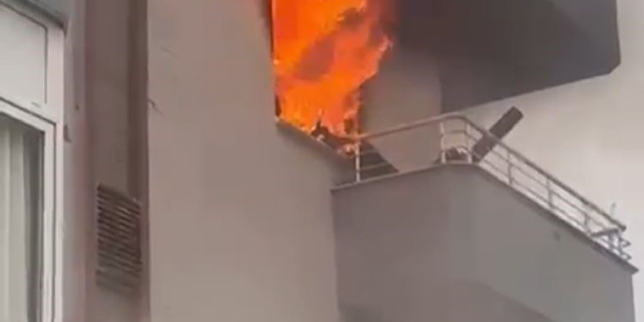 Mersin’de Ev Yangını Alevler Pencereden Çıktı