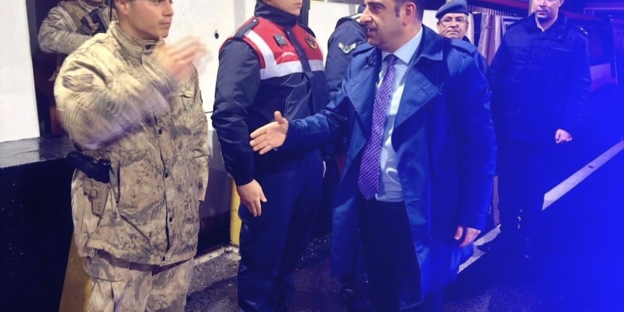 Gazipaşa Kaymakamı Yılbaşı Gecesinde Görevli Ekipleri Yalnız Bırakmadı