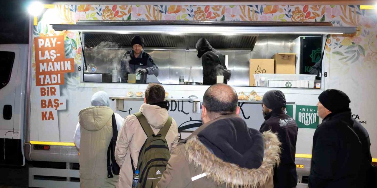 Karatay Belediyesi’nin Sıcak Çorba Geleneği Devam Ediyor