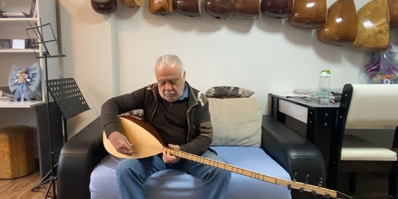 Yarım Asırdır Bağlamaya Şekil Veriyor, Şimdi Mesleğini Çocuklarıyla Sürdürüyor