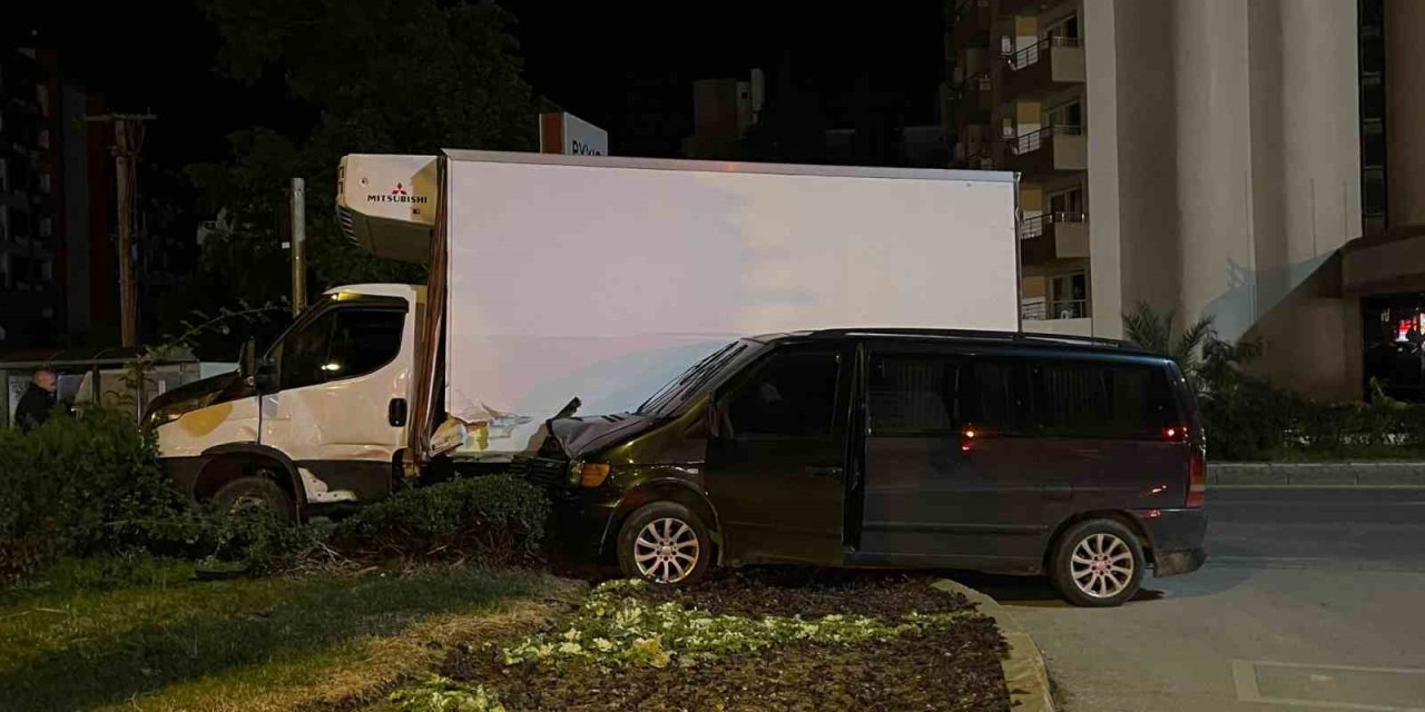 Alanya’da Kavşakta Kaza: 1 Yaralı