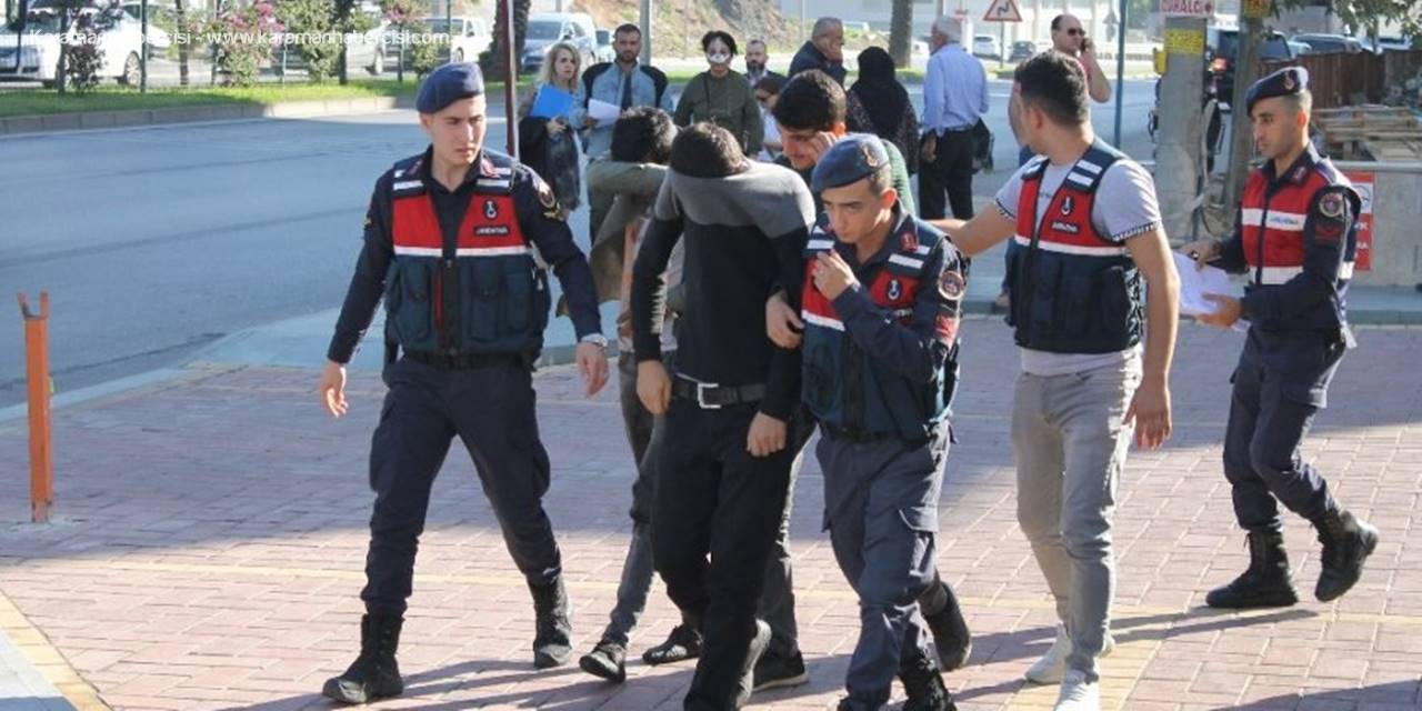 Girdikleri Bahçeden 30 Bin Tl Değerinde 10 Bin Avakado Çaldılar