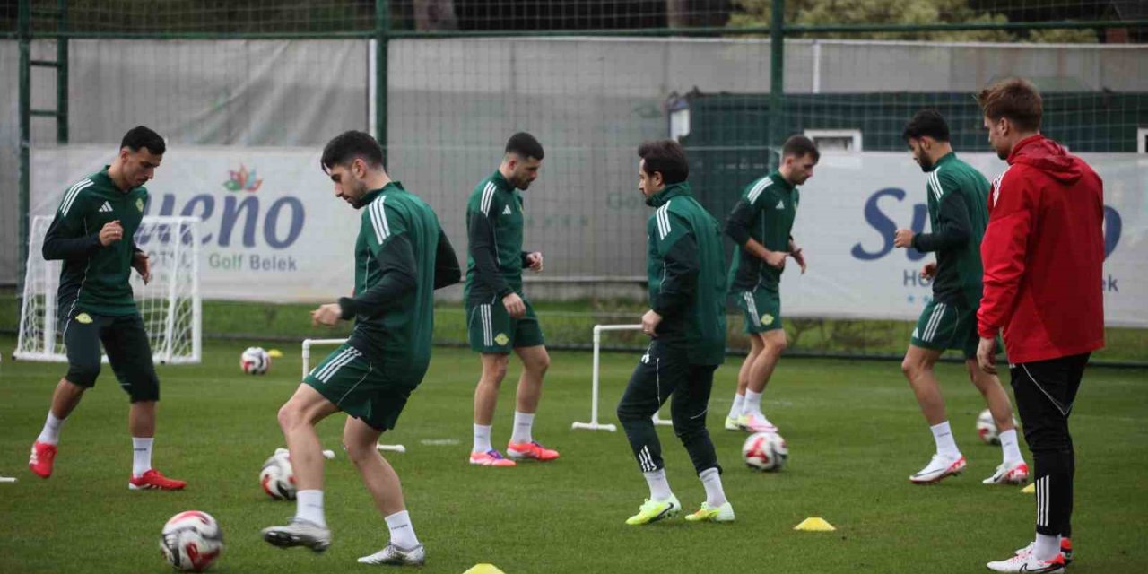 Esenler Erokspor, Antalya’daki Devre Arası Çalışmalarını Tamamladı