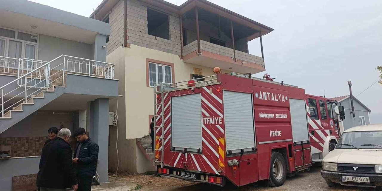 Manavgat’ta Sobadan Çıkan Yangın Korkuttu