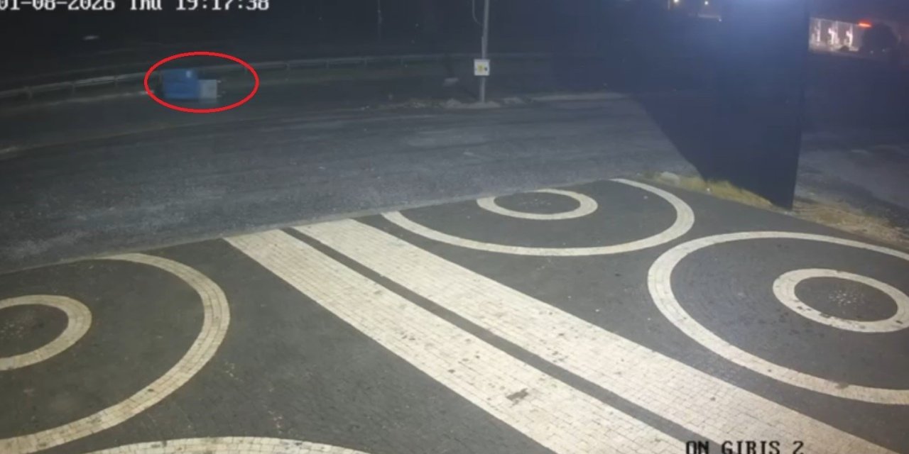 Antalya’daki Hortum Anı Kamerada: Konteynerler Savruldu, Araç Gitmekte Zorlandı