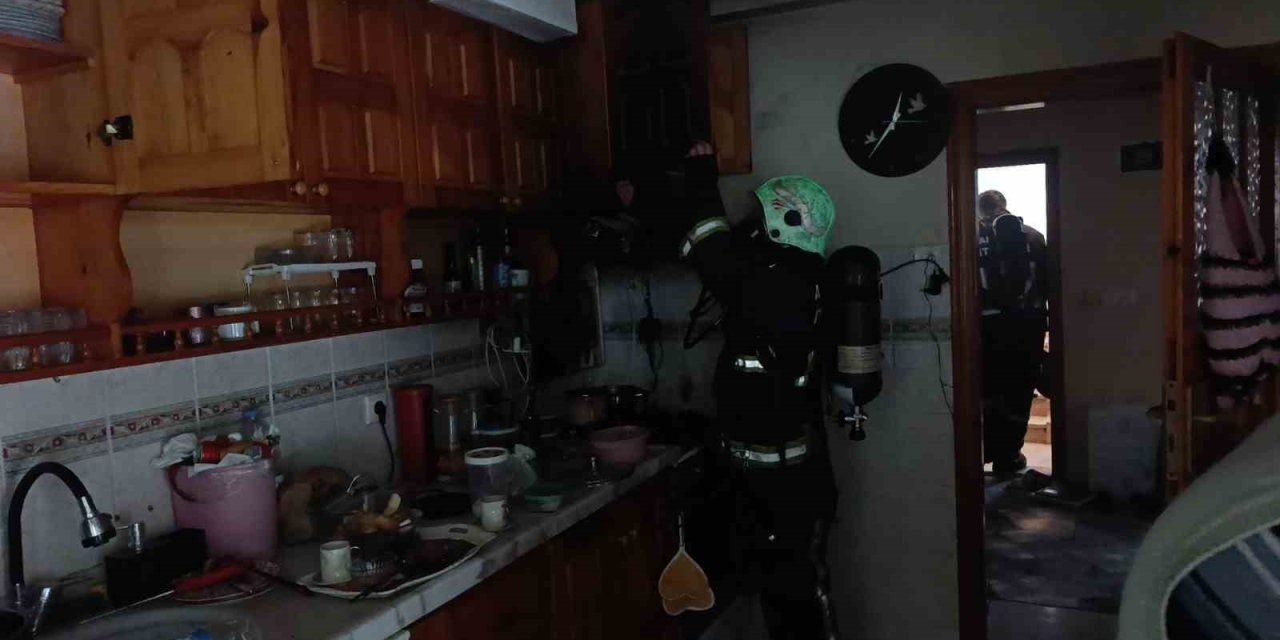 Ocakta Unutulan Fritöz İtfaiyeyi Alarma Geçirdi