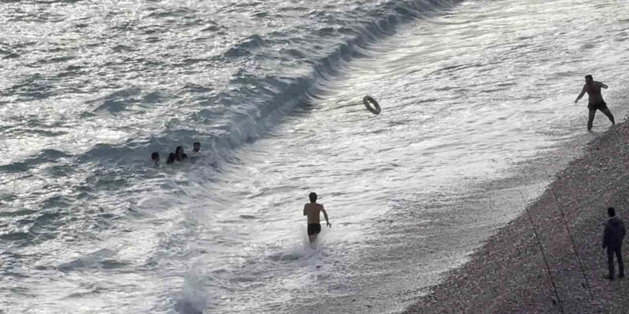 Fırtınalı Havada Denizde Can Pazarı