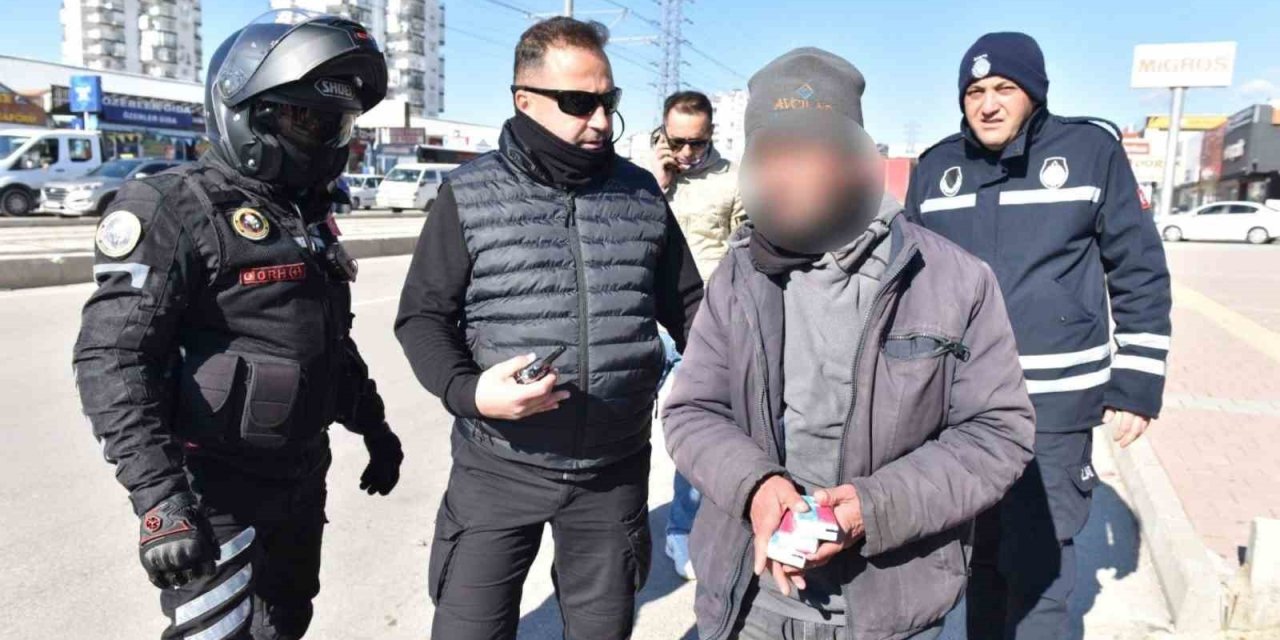 Kepez’de Seyyar Satıcı Ve Dilencilere Operasyon