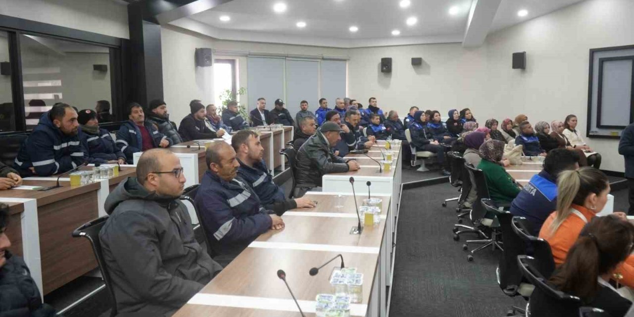 Niğde Belediyesi Personeline ’sanal Kumar’ Farkındalık Eğitimi