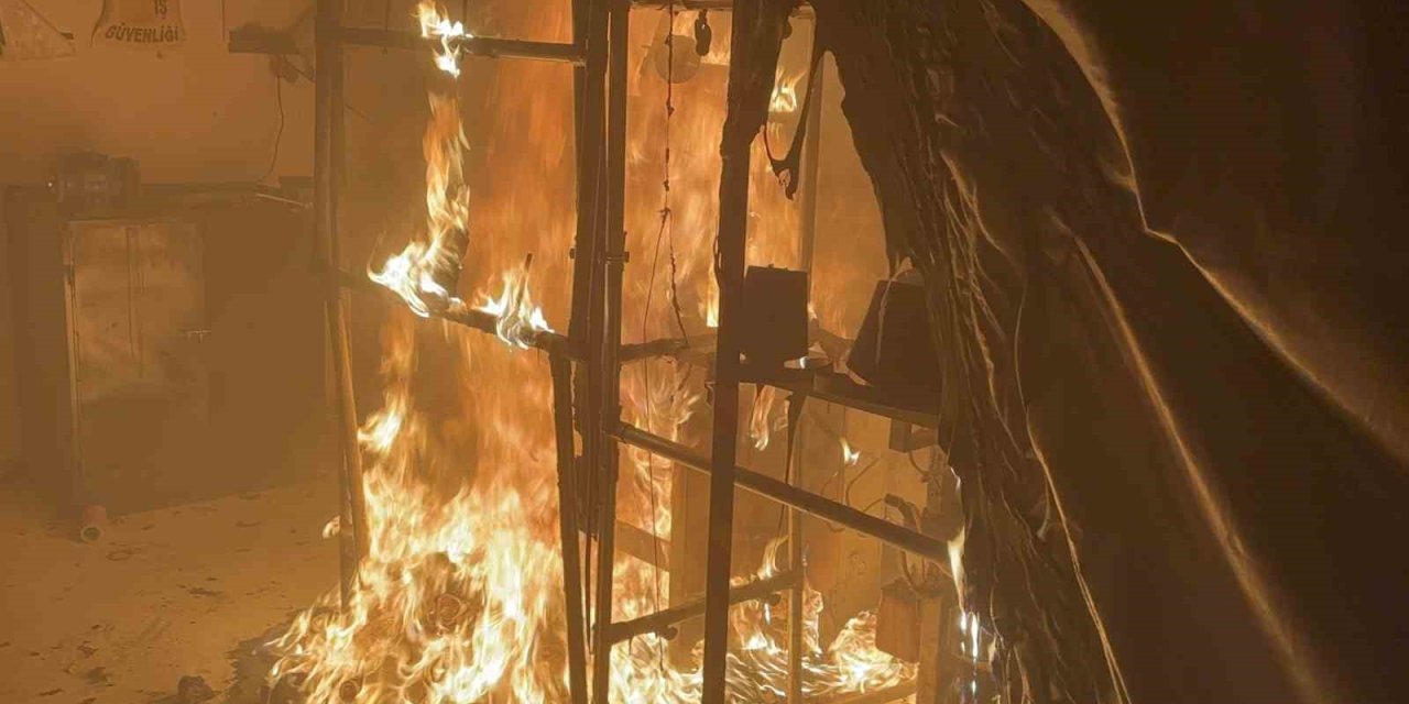 Aksaray’da Fabrika Alev Alev Yandı