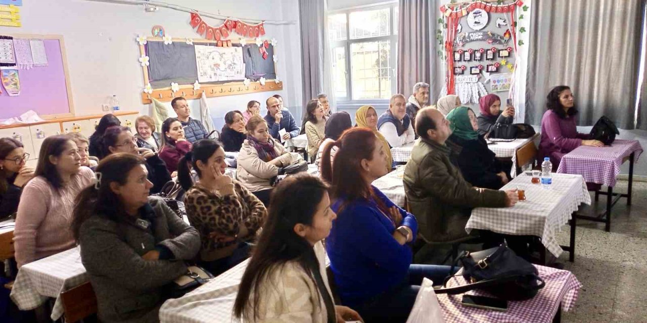 Bozyazı’da Öğretmenlere ’çocuklarda Vücut Sağlığı Ve Doğru Postür’ Eğitimi Verildi