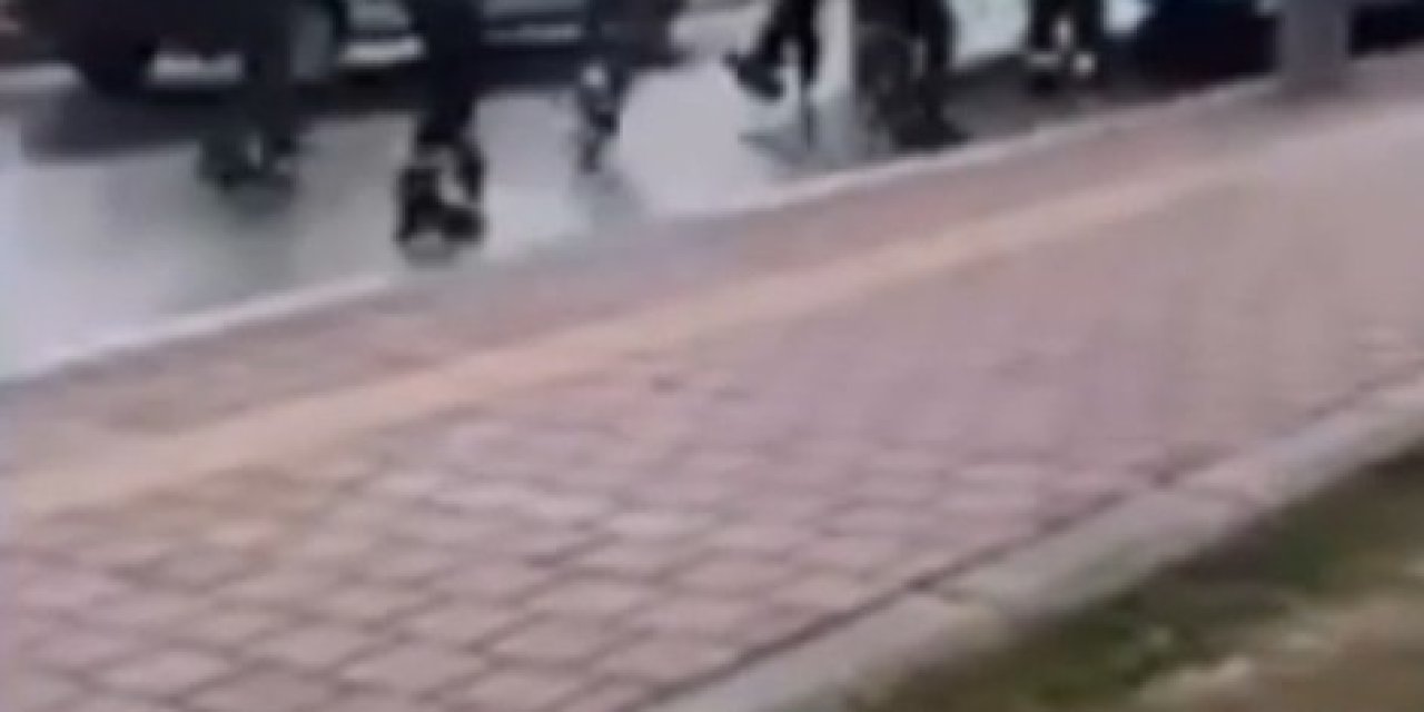 Seyir Halindeki Araçlara Tutunarak Patenle Yolculuk Yapan 2 Çocuğa Adli İşlem