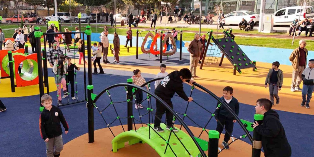 Tarsus’ta Çocuklara Karne Hediyesi Survivor Park Açıldı
