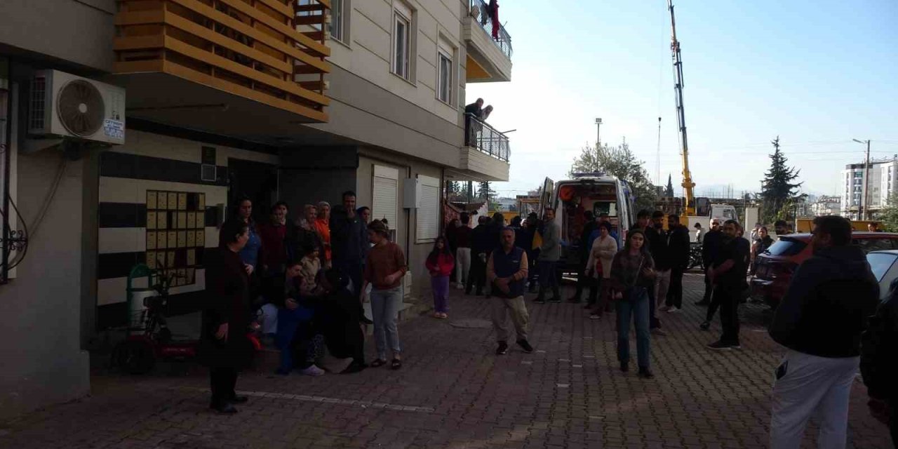 Ağabeyini Silahla Vurarak Öldürdü, Diğer Ağabeyinin Eşini De Yaraladı