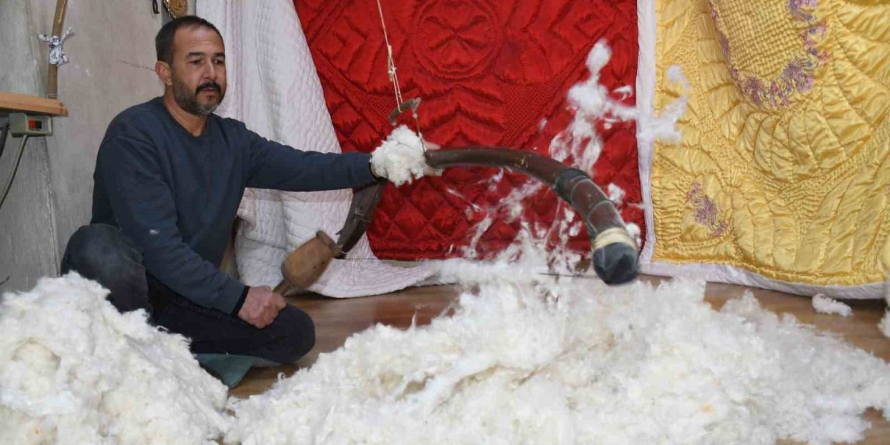 Son Hallaçlar, Teknolojiye Direniyor