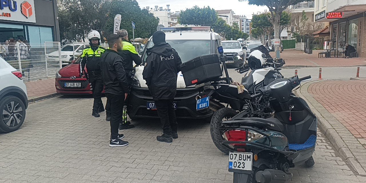 Antalya’da ’dur’ İhtarına Uymayıp Polisten Kaçan Motosiklet Sürücüsüne 60 Bin Tl Ceza