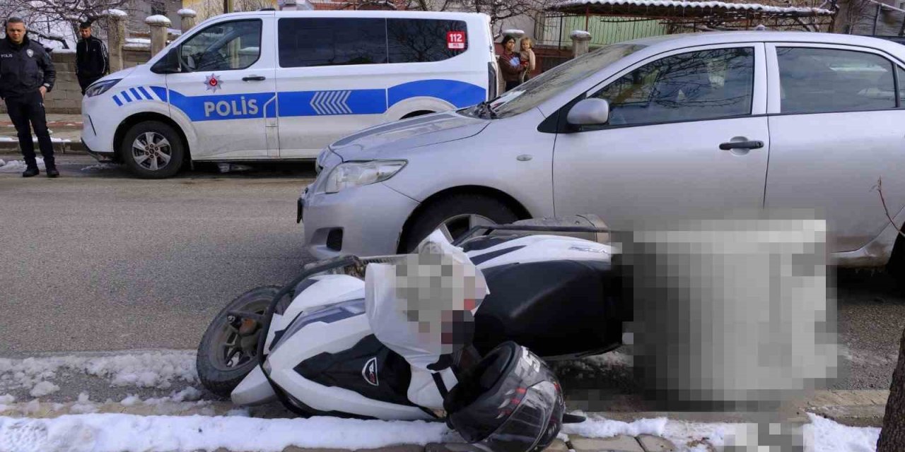 Karaman’da Otomobille Motokurye Çarpıştı: 1 Yaralı