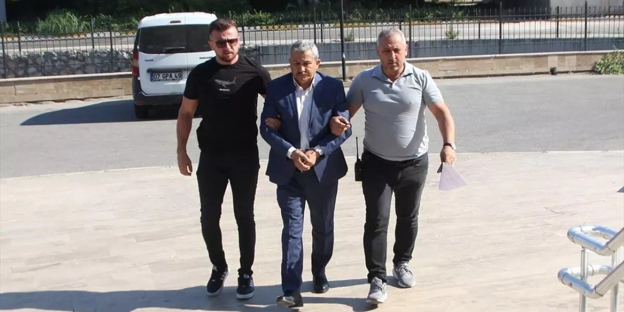 Eski Meclis Üyesini Öldüren Eski Belediye Başkan Yardımcısına Müebbet Hapis Cezası