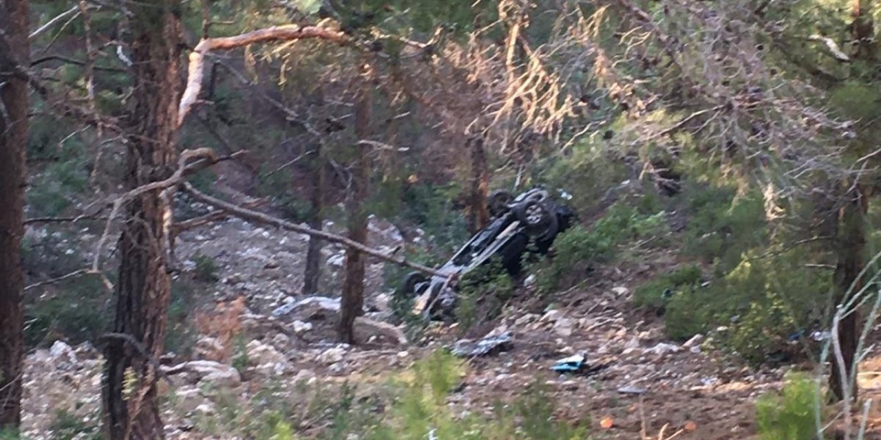 Otomobil Uçuruma Yuvarlandı, Çocuk Sürücü Hayatını Kaybetti