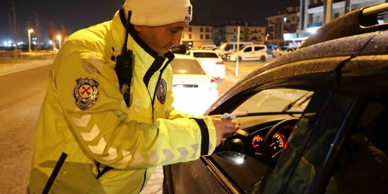 Aksaray’da Trafik Ekiplerinden Alkol Denetimi