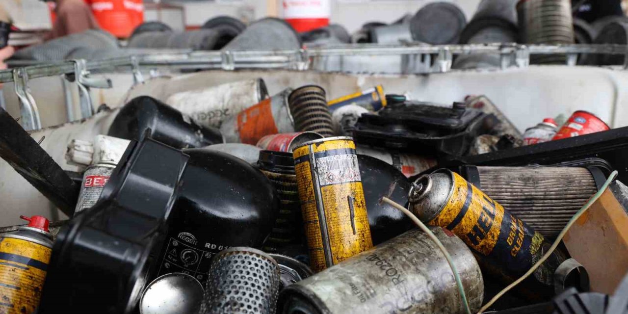 Antalya Büyükşehir Ayrıştırılabilir Kurumsal Atıkları Geri Dönüşüme Kazandırıyor