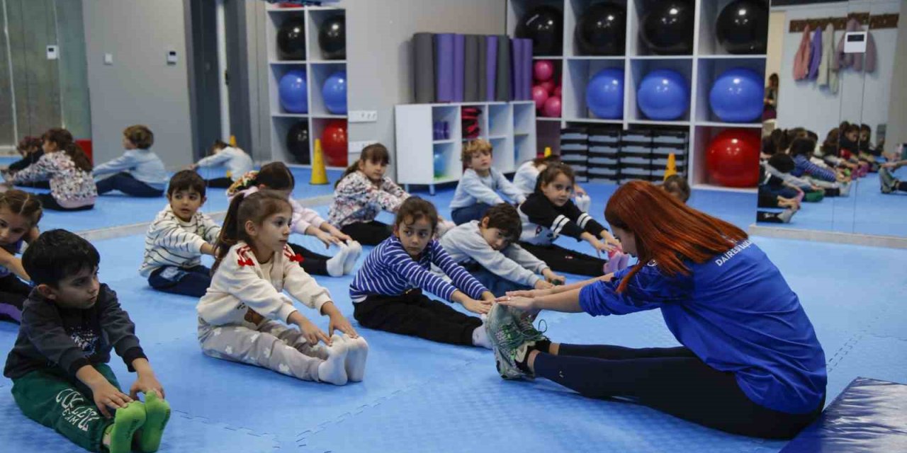 Kaş Ova Spor Salonu Kaşlı Çocukların Ortak Buluşma Noktası Oldu