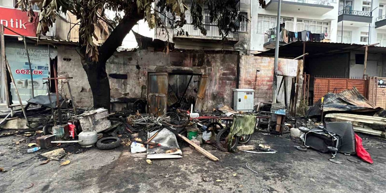 Mersin’de Kundaklanan Evde 58 Yaşındaki Kişi Ağır Yaralandı