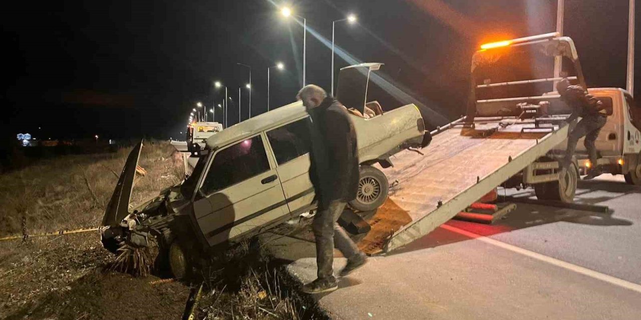 Yola Fırlayan Domuza Çarpan Otomobil Sürücüsü Hayatını Kaybetti