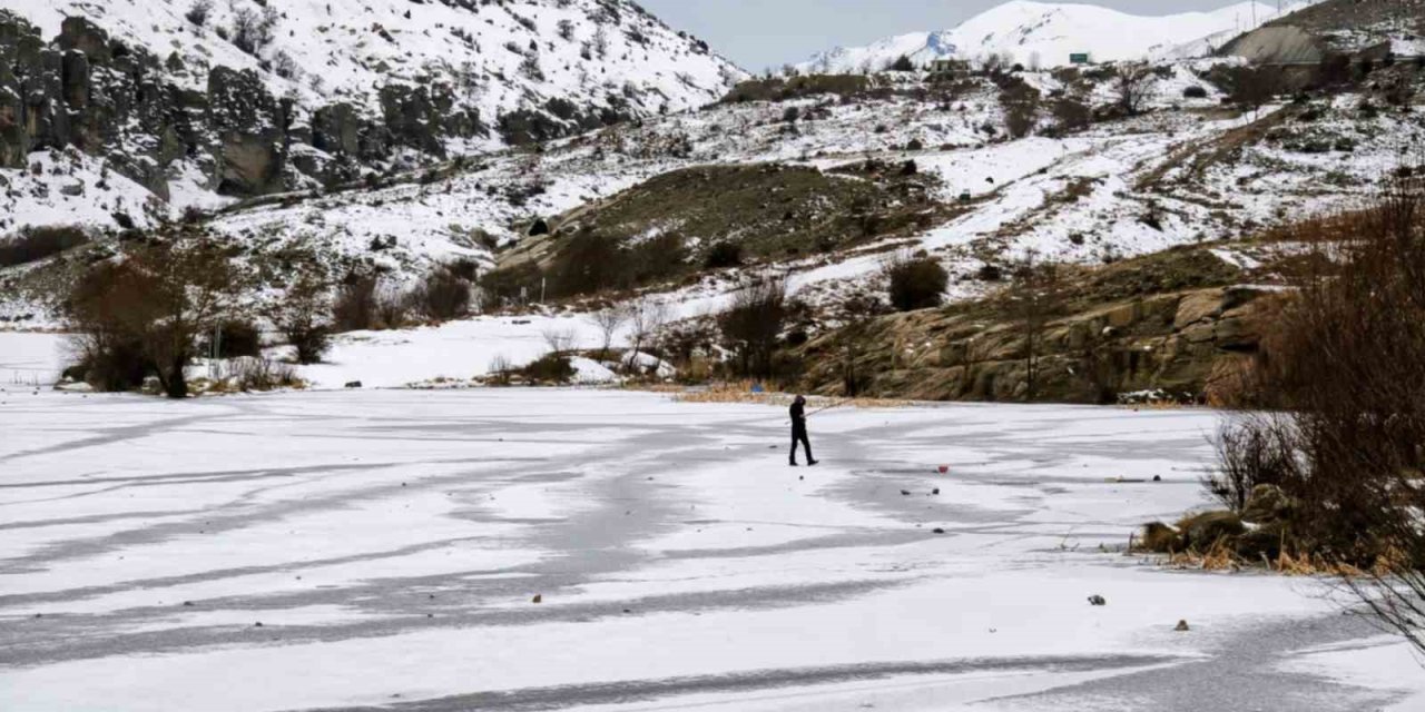 Bulumya Göleti Buz Tuttu