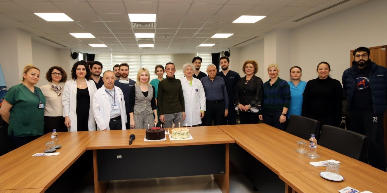 Hayata 14 Yıldır Başka Bir Yüzle Bakıyor: Türkiye’nin İlk Yüz Nakli, 14 Yıl Sonra Yeni Hayatının Mimarlarıyla Yeniden Buluştu