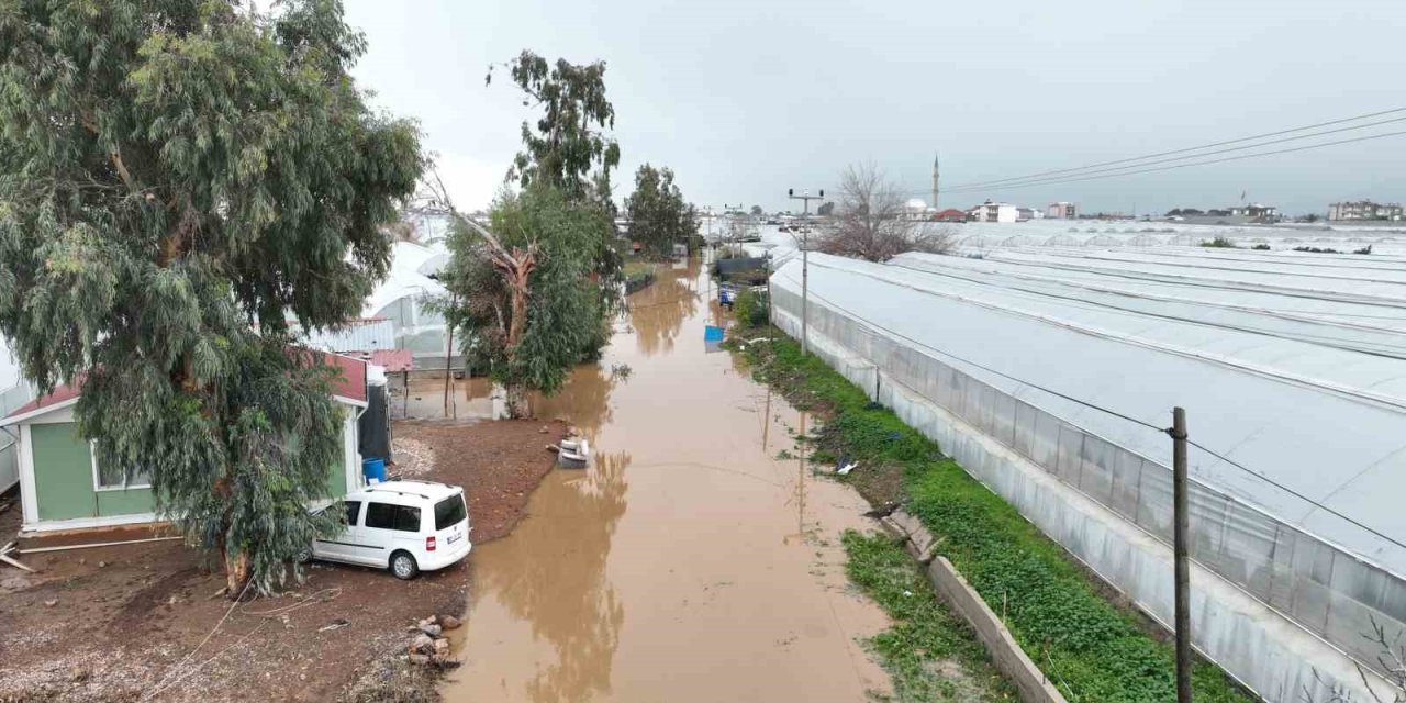 Büyükşehir, Yağıştan Etkilenen 3 İlçe İçin Hasar Tespit Çalışması Başlattı