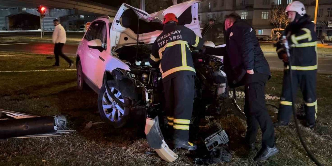 Kazaya Karışan Araçta Yangın Paniği