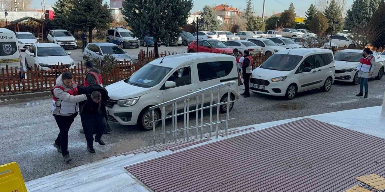 Konya’da Petrol Soygununa Karışan Şüphelilerden 2’si Tutuklandı