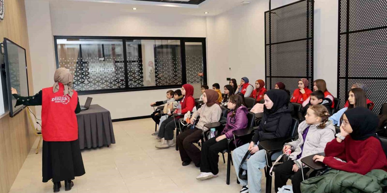 Gençlik Meclisi’nden Dolu Dolu Tatil Etkinlikleri