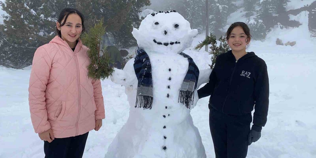 Mersin’in Yüksek Kesimlerinde Kar Sevinci