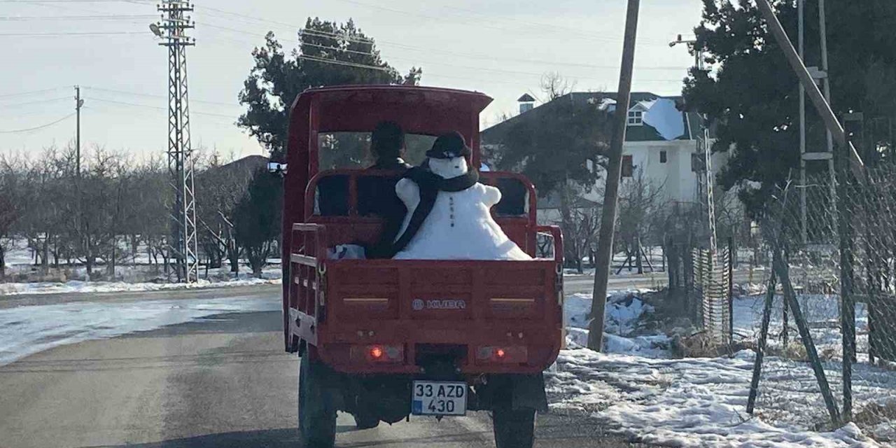 Kardan Adam Motosiklet Kasasında Yola Çıktı