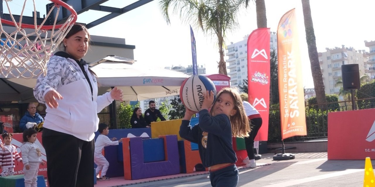 Mersin’de Çocuklar Avm’de Sporla Buluştu