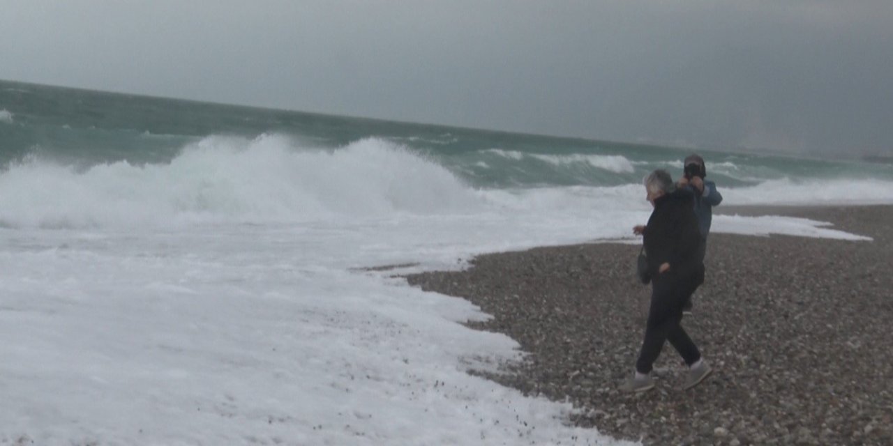 Dalgadan Kaçtılar, Fotoğraf Çektirdiler