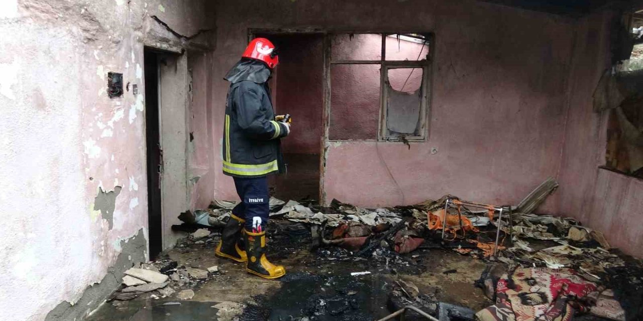 Antalya’da Gecekonduda Yangın