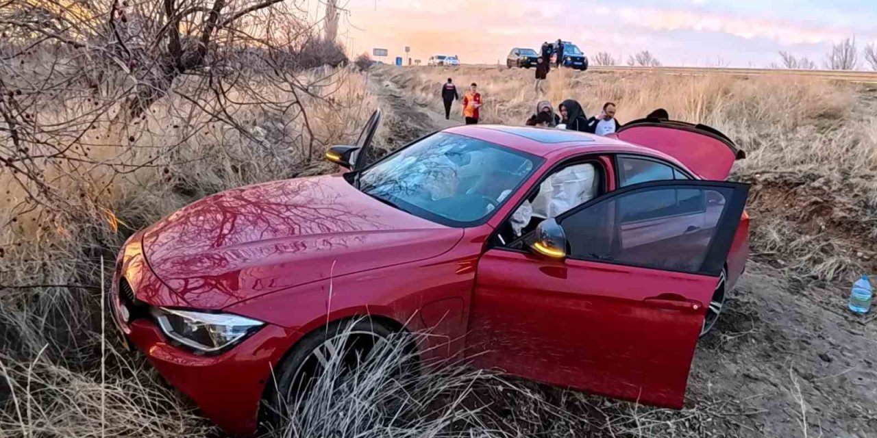 Aksaray’da Otomobil Şarampole Düştü: 3 Yaralı