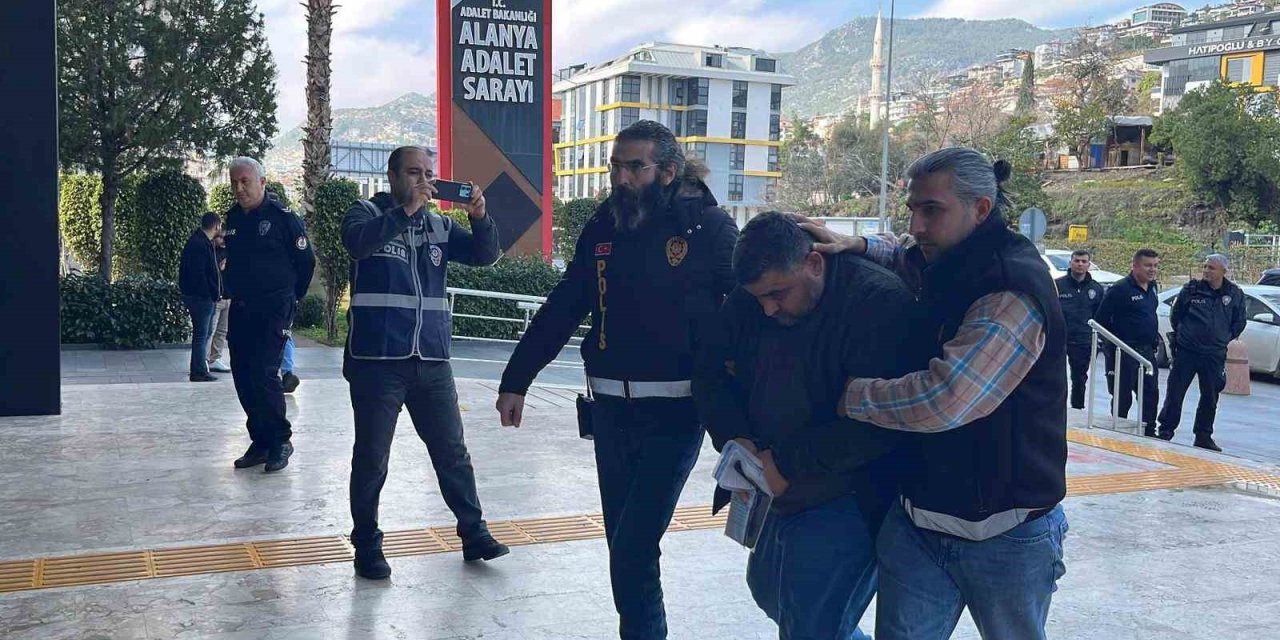 Alanya’da Bıçak Ve Zincirlerin Kullanıldığı Kavgaya 3 Tutuklama